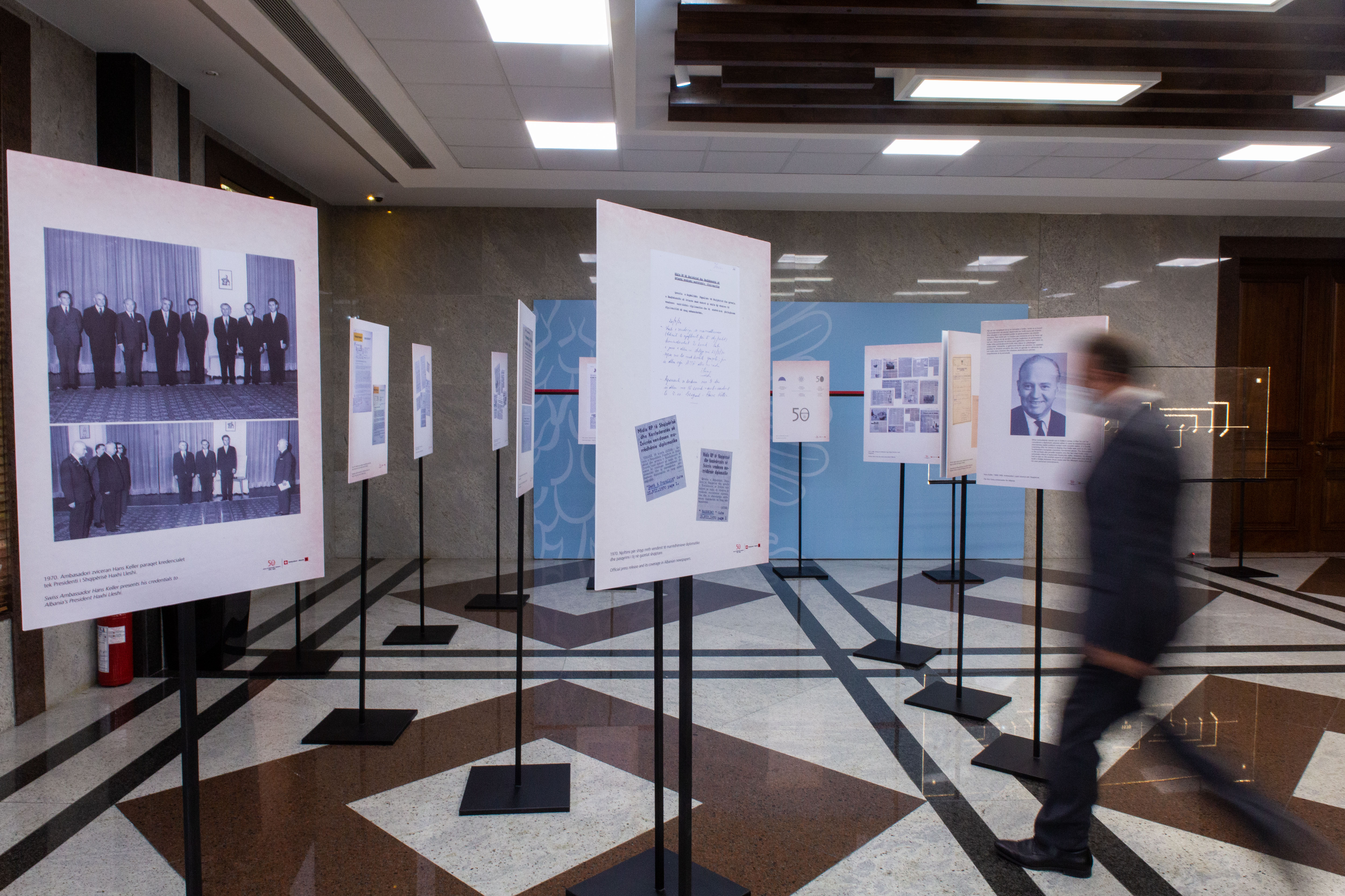 An exhibition with photos and documents from Swiss and Albanian archives was organised at the Ministry for Europe and Foreign Affairs and at the National Historical Museum. 