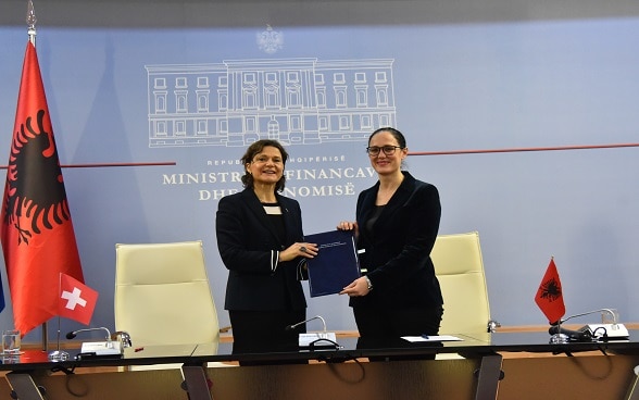 Swiss Ambassador Ruth Huber with Albania's Minister of Finance and Economy Delina Ibrahimaj after signing the project agreement., 03.03.2023.