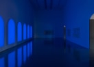 Pamela Rosenkranz: Alien Blue Window, 2017 (Installationsansicht Alien Culture, GAMeC, Bergamo)