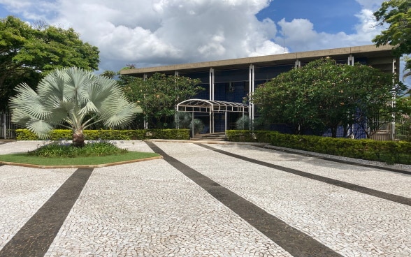 O edifício da Embaixada em Brasília 