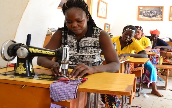 Des couturières en atelier