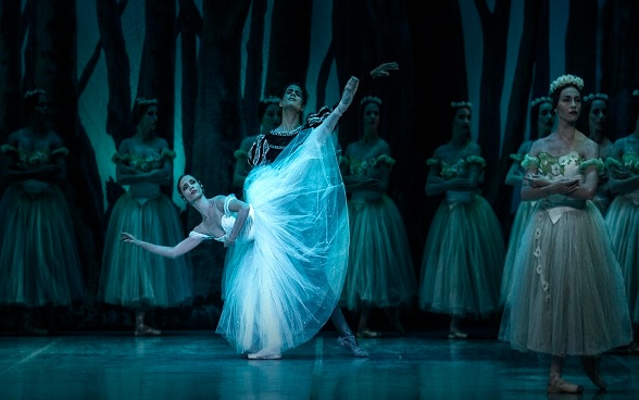 Bellet Giselle con Grettel Morejon y Rafael Quenedit 