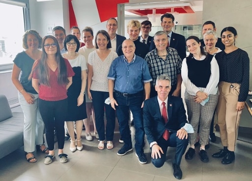 L’équipe du consulat général lors de la visite de l'Ambassadeur de Suisse en France Roberto Balzaretti (Lyon, septembre 2021)