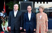 Prime Minister of Georgia Mr. Giorgi Kvirikashvili (left), Swiss Ambassador to Georgia Mr. Lukas Beglinger (middle), Barbara Kohler-Beglinger (right)