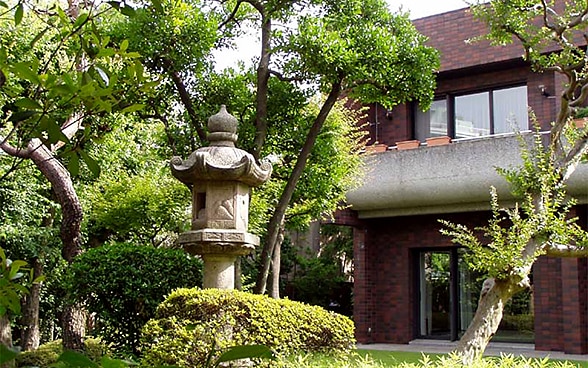 Le bâtiment de l'ambassade à Tokyo