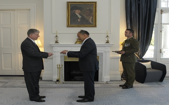 Lieutenant General The Right Honourable Sir Jerry Mateparae, receives the credentials of the Swiss Ambassador ©FDFA