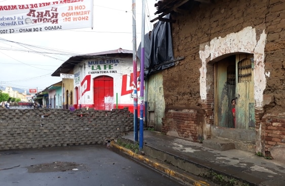 Una barricada en el barrio indígena de Monimbó, departamento de Masaya, Nicaragua.