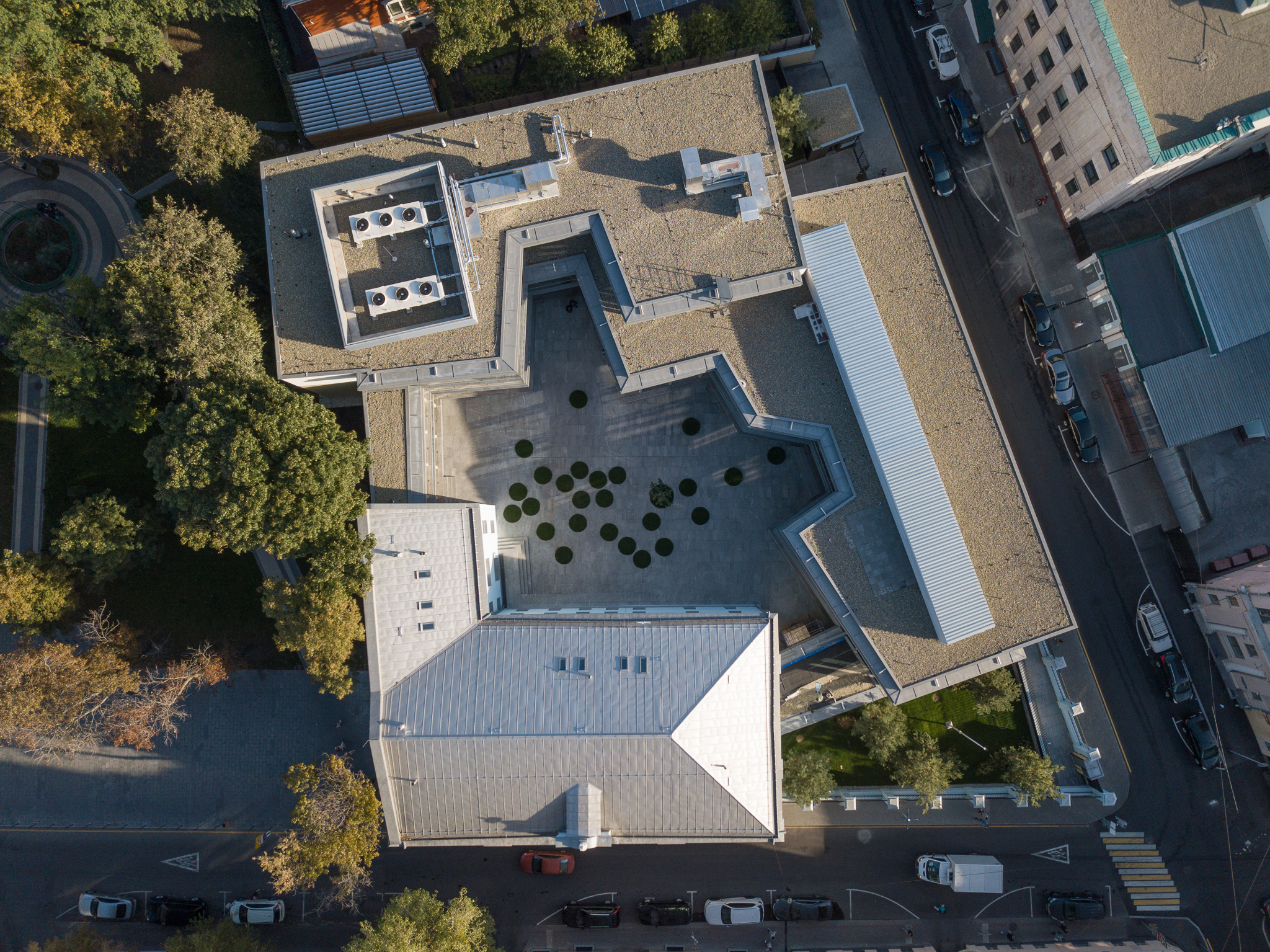 Вид сверху – новое здание Посольства Швейцарии
