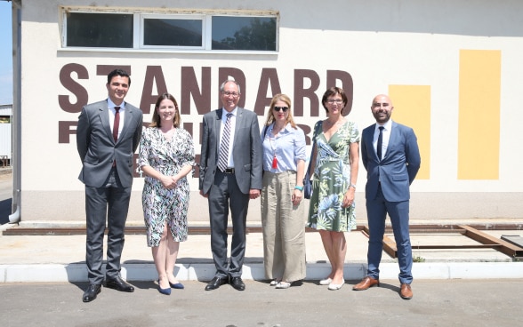Swiss delegation with representatives of the Standard Furniture company