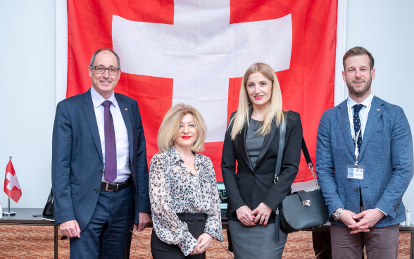 Ambasador Švajcarske g. Šmid sa kolegama iz ambasade