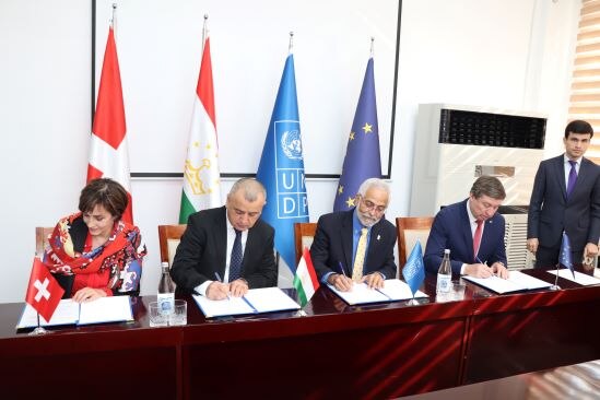 Signing ceremony 
