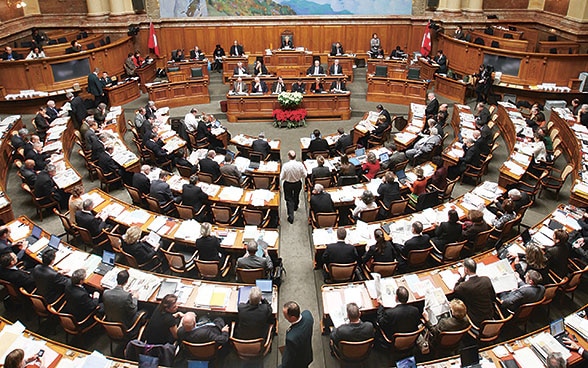 Vista interna del Parlamento in sessione a Palazzo federale, Berna.