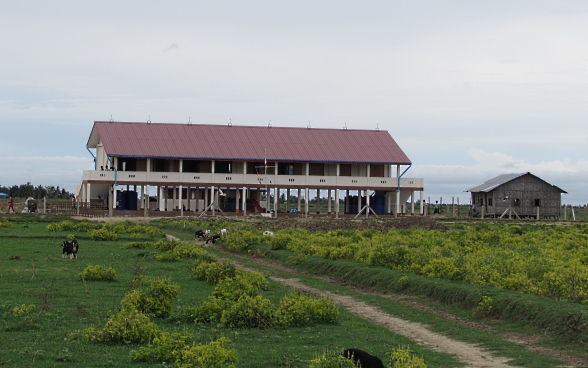 La scuola elementare a Peik They dopo la ricostruzione.
