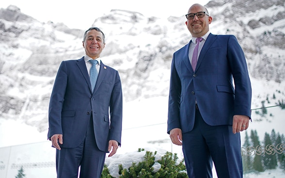 Le président de la Confédération Cassis avec le chef du gouvernement de la Principauté du Liechtenstein Risch sur le Säntis