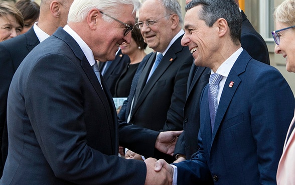 Bundesrat Ignazio Cassis mit dem deutschen Bundespräsidenten Frank-Walter Steinmeier.