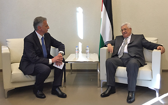 A margine della sessione Didier Burkhlater incontra il presidente palestinese Mahmud Abbas.
