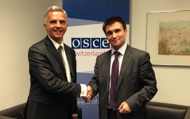 Il presidente della Confederazione Didier Burkhalter,il presidente in carica dell’OSZE, e il ministro degli Affari Esteri ucraino, Pavlo Klimkin