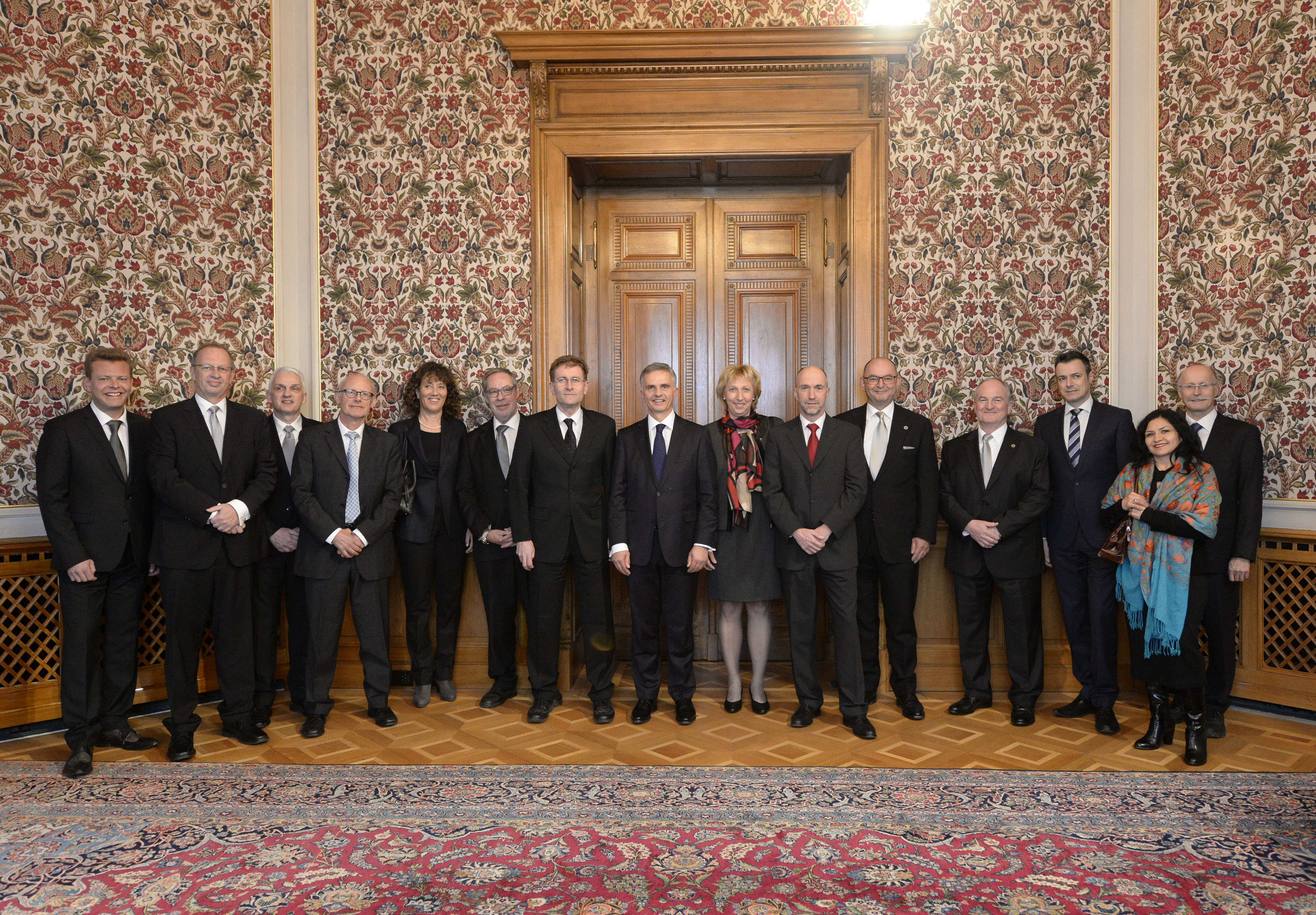 Le président Didier Burkhalter entouré des membres des autorités bernoises (canton, ville et bourgeoisie).