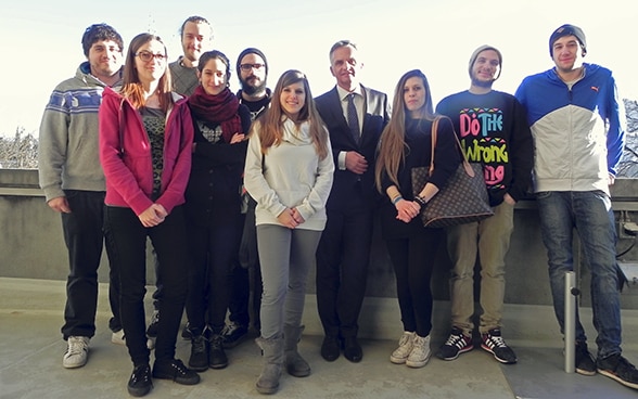Bundesrat Burkhalter empfängt Studierende aus Lugano 