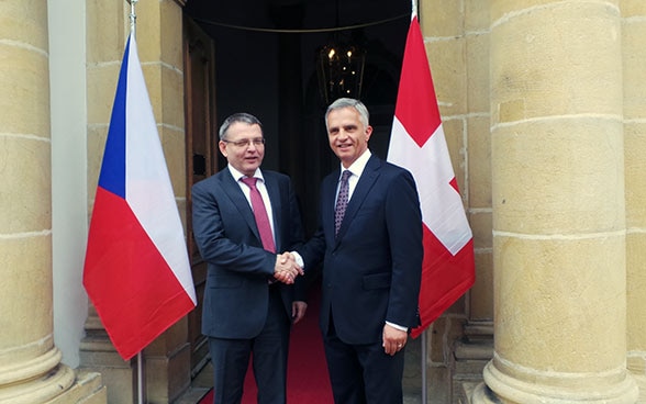 Didier Burkhalter mit dem tschechischen Aussenminister Lubomir Zaoralek. 