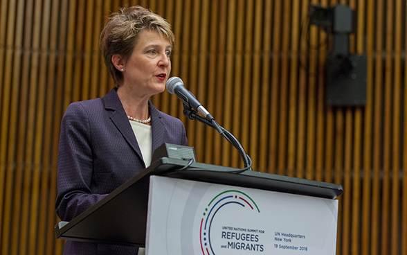Discorso tenuto dalla consigliera federale Simonetta Sommaruga durante la sessione plenaria del vertice ONU sui rifugiati e i migranti.