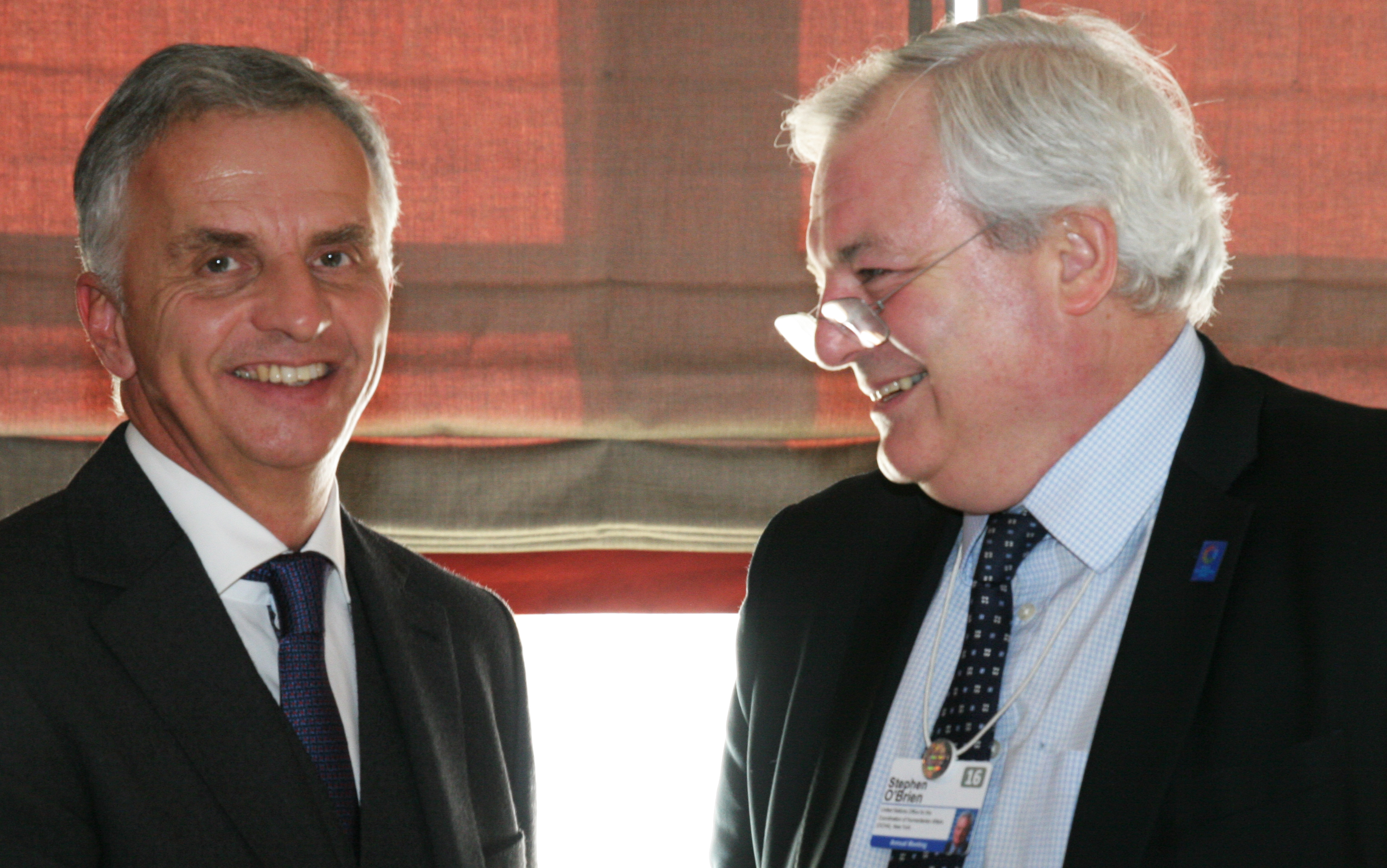 Il consigliere federale Didier Burkhalter con Stephen O’Brien. © DFAE