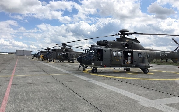 Helikopter des Typs Super Puma in Payerne. 