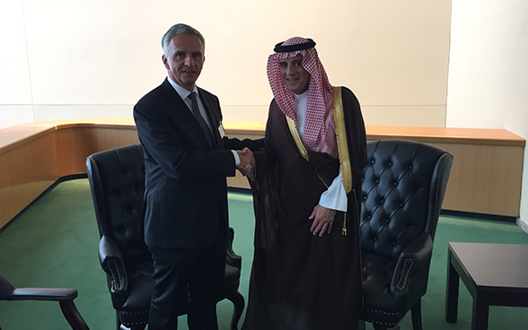 Il consigliere federale Didier Burkhalter incontra il ministro degli affari esteri dell’Arabia-Saudita, Adel ben Ahmed al-Jubeir.