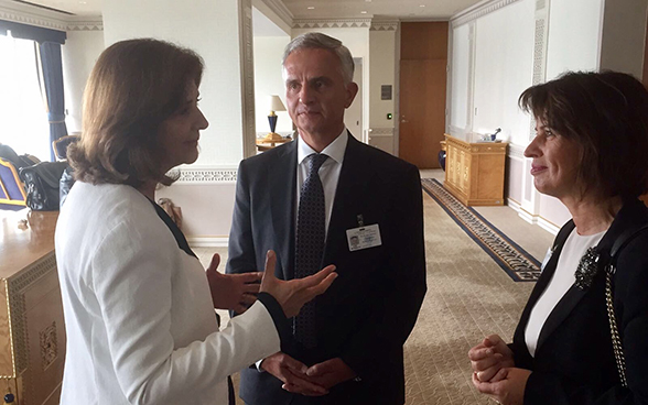 Il consigliere federale Didier Burkhalter e la presidente della Confederazione Doris Leuthard incontrano la ministra degli affari esteri colombiana María Ángela Holguín Cuéllar