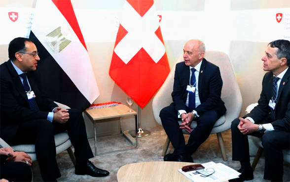 Il presidente della Confederazione Ueli Maurer e il consigliere federali Ignazio Cassis in colloqui con il primo ministro egiziano Moustafa Kamal Madbouli Mohammed.