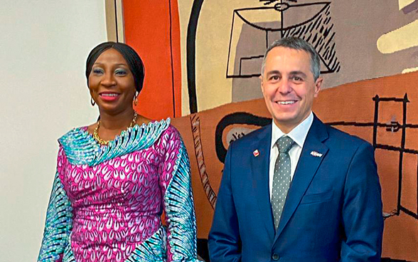 Le conseiller fédéral Cassis avec Kandia Camara, Ministre des affaires étrangères de la Côte d’Ivoire.