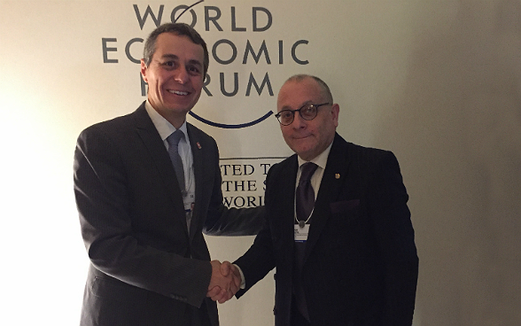 Consigliere federale Ignazio Cassis e Jorge Faurie, ministro degli Esteri argentino, prima dei colloqui bilaterali a Davos.