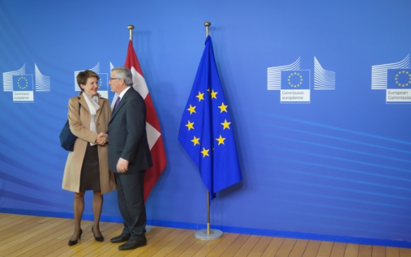 La presidente della Confederazione Simonetta Sommaruga e il presidente della Commissione europea Jean-Claude Juncker 