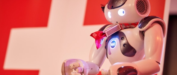 Autonomous humanoid robot programmed with Swiss software