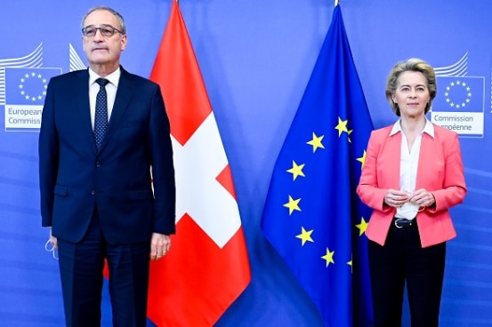Ursula von der Leyen, presidente della Commissione europea, riceve il presidente della Confederazione svizzera Guy Parmelin