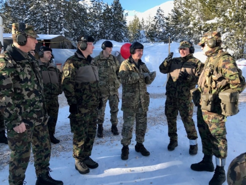 Visite du DSACEUR à la troupe défense contre avions (DCA) dans l’engagement ALPA ECO 19