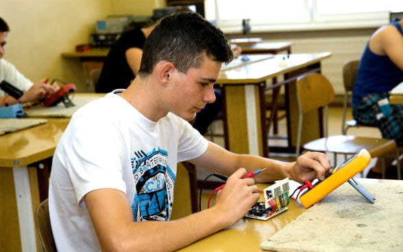 Un ragazzo in una scuola professionale slovacca.