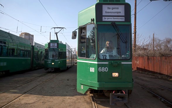 Conductrice dans le tramway